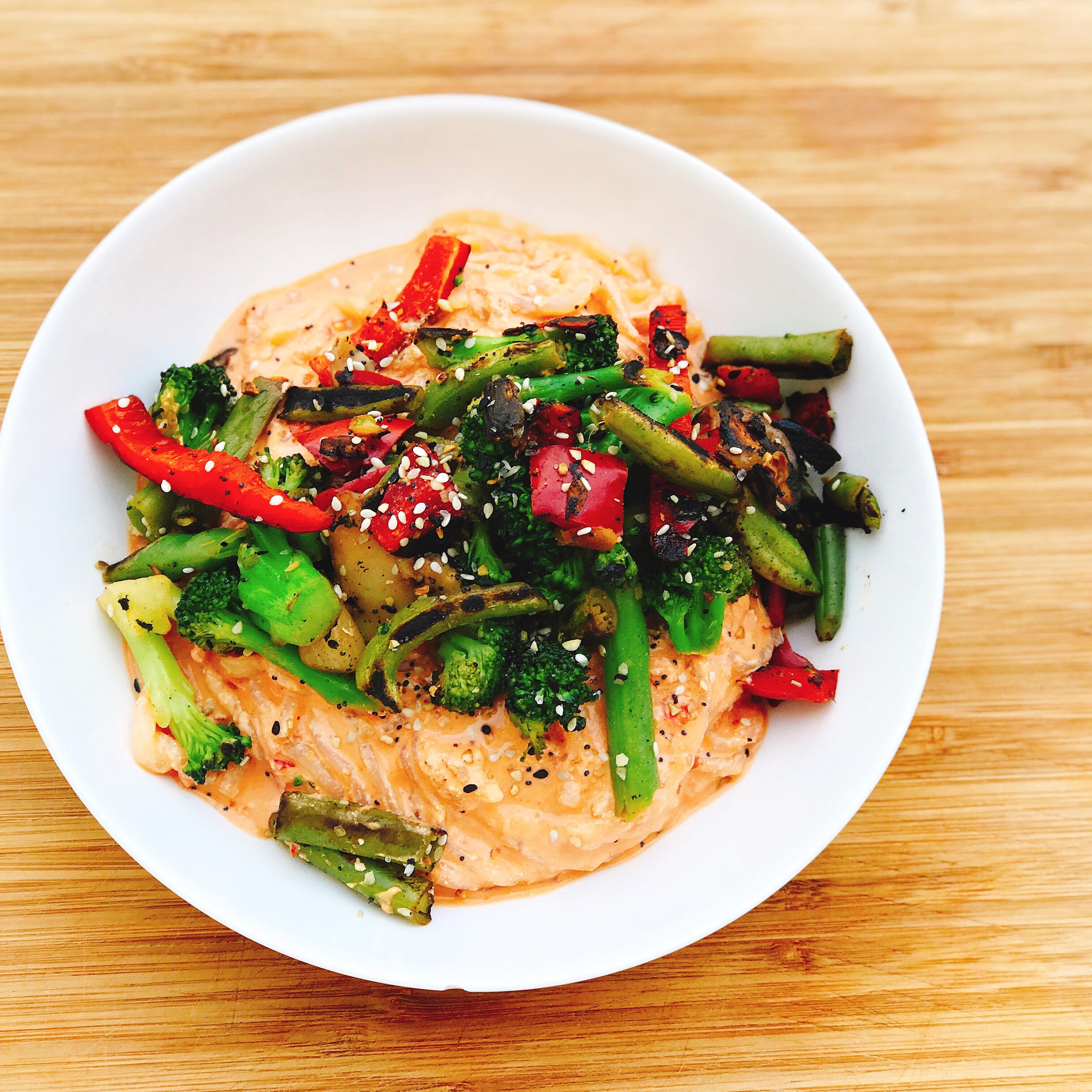 Noodles cremosos con salsa de tofu