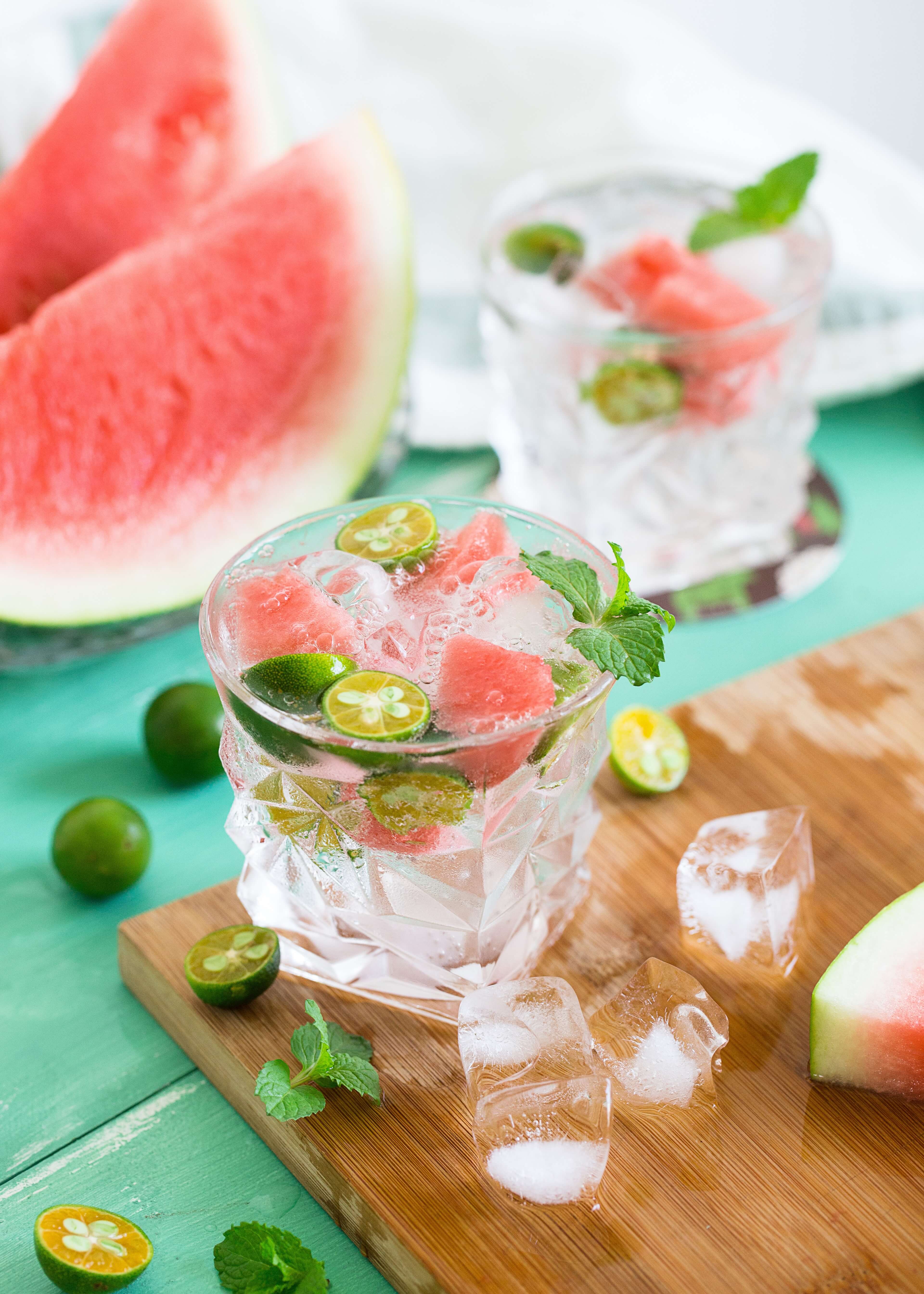 Toma agua saborizada para no sabotear tu meta fitness