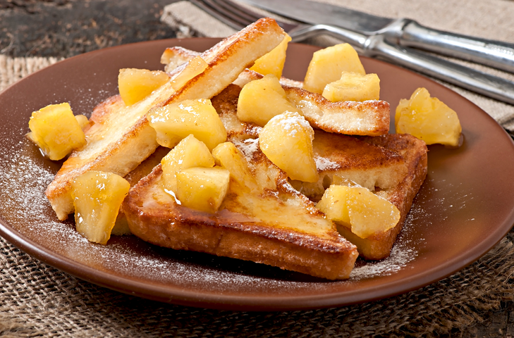 TOSTADAS FRANCESAS CON MANZANAS CARAMELIZADAS